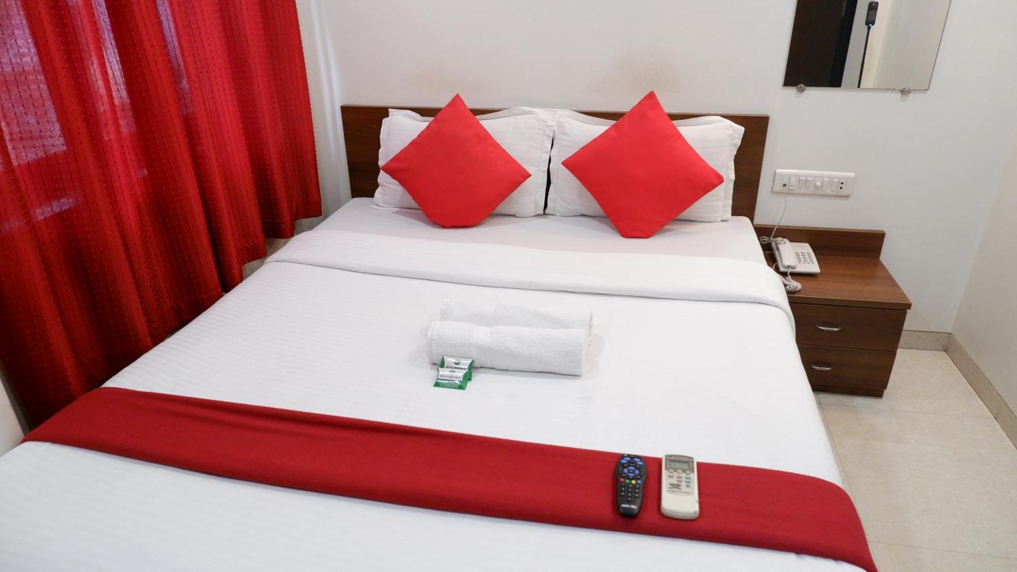 מומביי Hotel Briteway מראה חיצוני תמונה